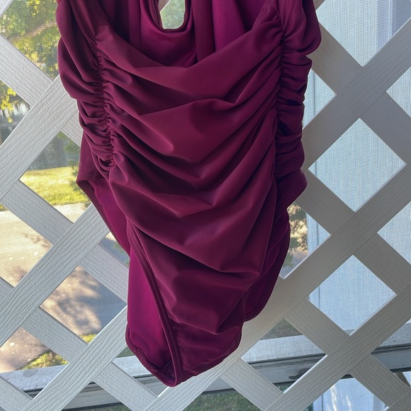 Blooming Jelly One Piece V-Neck Cut-Out Tummy Control Swimsuit - Picture 4 of 12